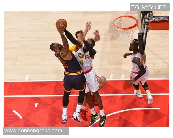 骑士与老鹰东决第三场激战回顾球星表现与战术分析全景呈现